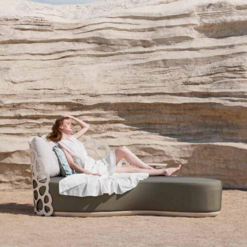 Leisure green waterproof outdoor sofa private garden outdoor lying bed furniture factory