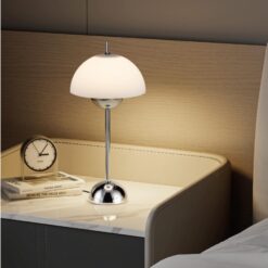 Modern Bauhaus Mushroom Table Lamp Custom Luxury Design Luxury Acrylic Iron Dome Bedside Decorative Atmosphere Light Battery