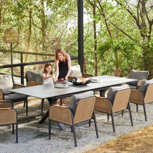Casual black outdoor rattan woven dining table, hotel private garden outdoor furniture supplier